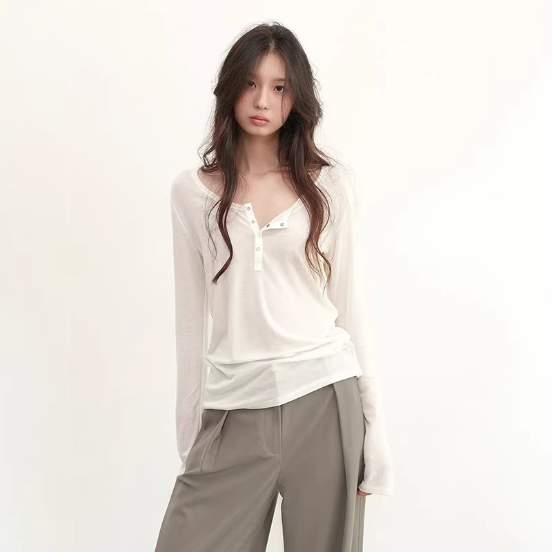 Spring New Style White Long-Sleeved T-Shirt for Women, Early Autumn Design, Lazy Style Top, Paired with a Pure and Sexy Sweet and Spicy Base Shirt Spring New Style White Long-Sleeved T-Shirt for Women, Early Autumn Design, Lazy Style Top, Paired with a Pure and Sexy Sweet and Spicy Base Shirt