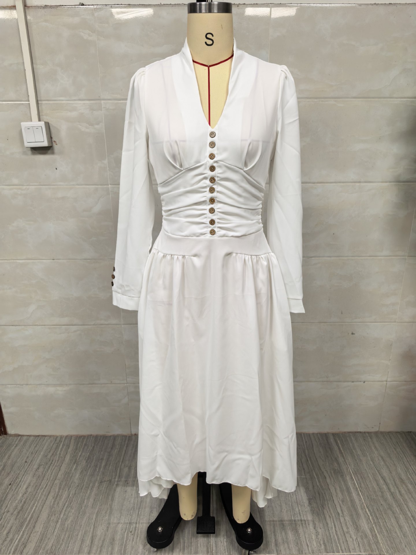 Elegant Waist Cinching V Neck Puff Sleeve Dress Full Skirt Women's Clothing_ecoleips.com