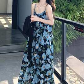 海边度假蓝色碎花吊带连衣裙女跨境春夏针织衫气质雪纺沙滩裙套装