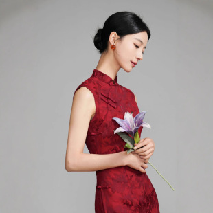 2025 New Chinese Bride Sleeveless Wedding Toast Red Cheongsam