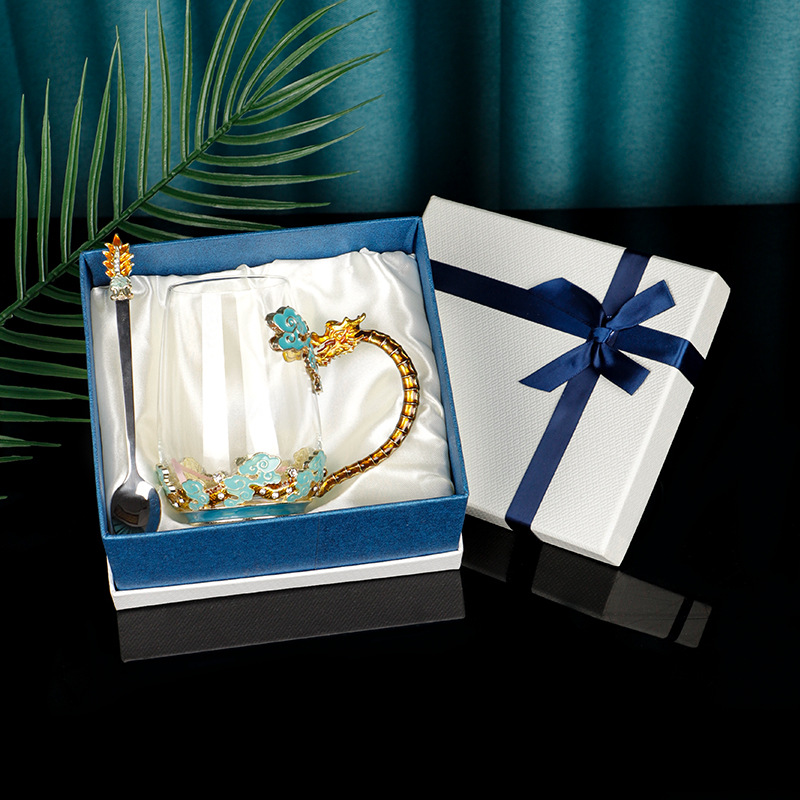 Regalo de graduación de cumpleaños traje de regalo de mano caja de regalo práctica para actividades comerciales taza de agua de esmalte para el personal de la empresa