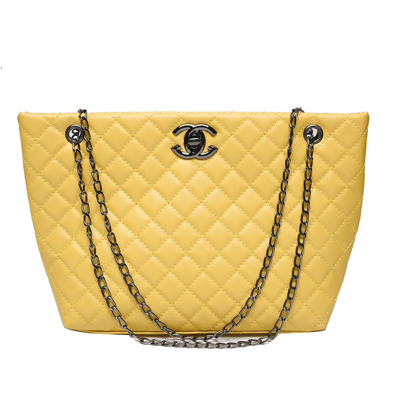 Bolso tote estilo Chanel 2025 para mujer, bolso bandolera acolchado con cadena, venta al por mayor para comercio exterior.