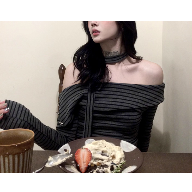 MENGXIANG 美式辣妹设计感一字肩长袖T恤女秋季新款修身露肩上衣|undefined