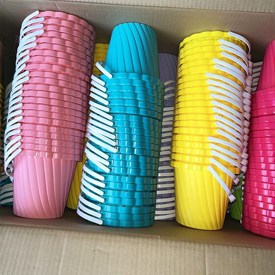 Children's water toys beach bucket baby play sand digging sand digging tools to drive the sea color bucket wholesale