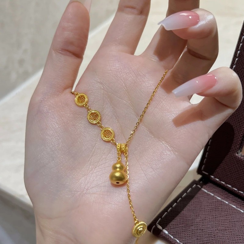 赤い本の新型の新しい中国式の金色のヒョウタンのネックレスは軽くて豪華です。|undefined