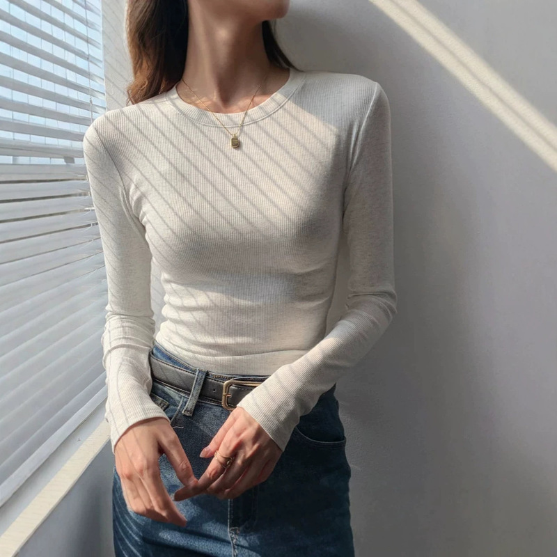 Round-neck versatile T-shirt for women, suitable for autumn and winter, fashionable basic top, Korean style, high-end slim-fit long-sleeve T-shirt Round-neck versatile T-shirt for women, suitable for autumn and winter, fashionable basic top, Korean style, high-end slim-fit long-sleeve T-shirt