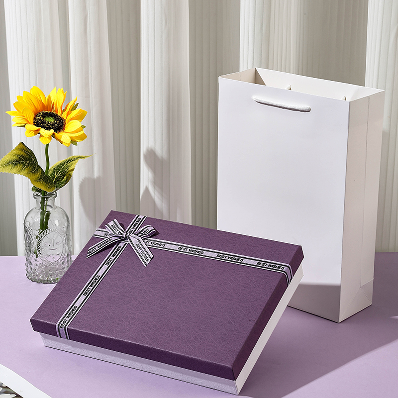 Caja de regalo vacía caja de regalo de Año Nuevo rojo estilo clásico grande ropa interior cálida bufandas caja de embalaje personalizada log