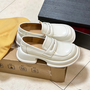 ������ߺ�ɫСƤЬŮ2023�괺�＾�¿�͹�Ӣ���L�ٴ���L��Ь��