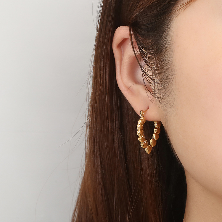 Las perlas de presión de aceite de moda transfronteriza europeas y americanas aman los pendientes de acero inoxidable de lujo ligero de alto grado pendientes de moda de 18K