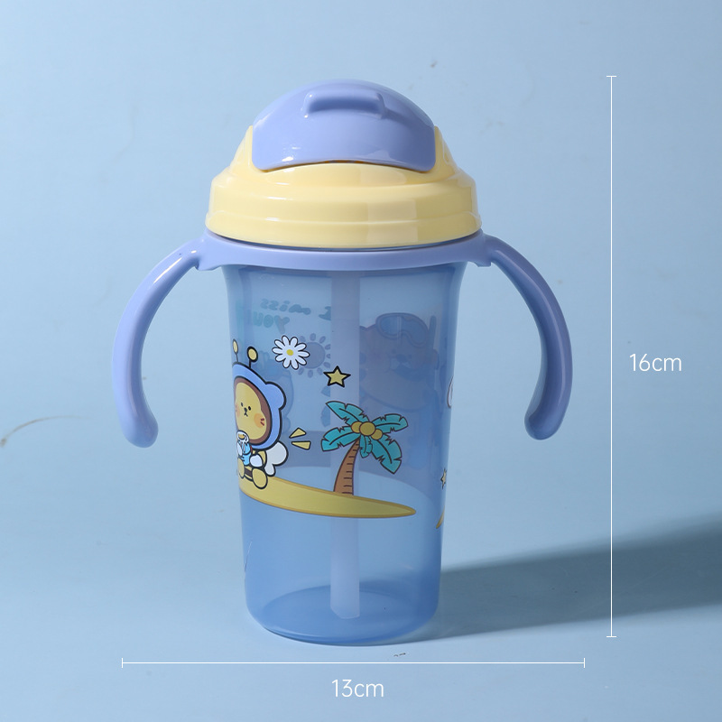 Fábrica directa de tazas de agua para niños con cabeza de sujeción con mango de cubierta de aislamiento térmico a prueba de quemaduras a prueba de caídas tazas de agua 300ML