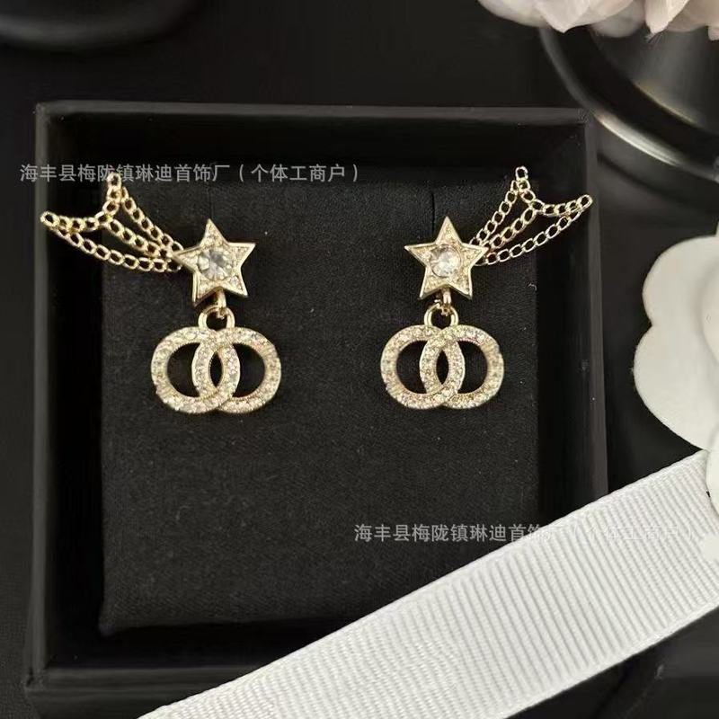 新款香家法式花朵名媛宫廷光面镶钻字母珍珠耳钉耳环耳饰品潮|undefined