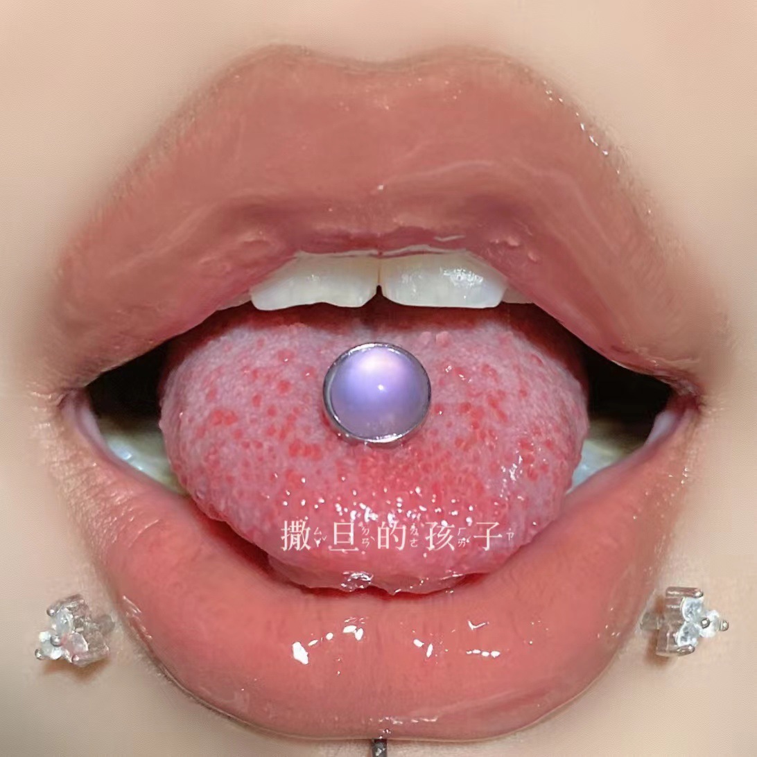 Pointed labret stud close-up product detail