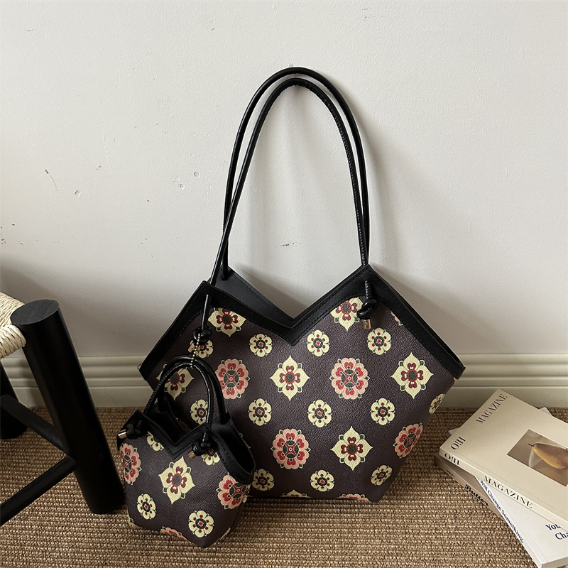 Single-shoulder underarm PU new model cross-border in-stock vintage floral fashion two-piece set large-capacity printed tote women's bag