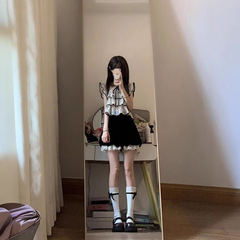 女の子の韓国風遊び心のある甘いスタイルのドットデザイン小さなフライングスリーブスクエアカラーショートトップレーススカート2点セット