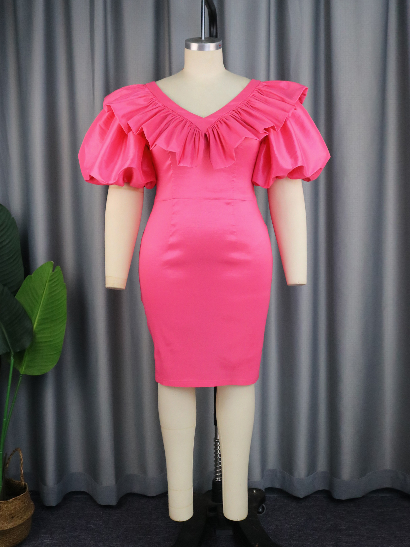 Abbigliamento da donna Moda autunnale Scollo a V Gonna sui fianchi Grandi dimensioni Maniche a lanterna Abito da laurea con volant Abiti_voghion.com