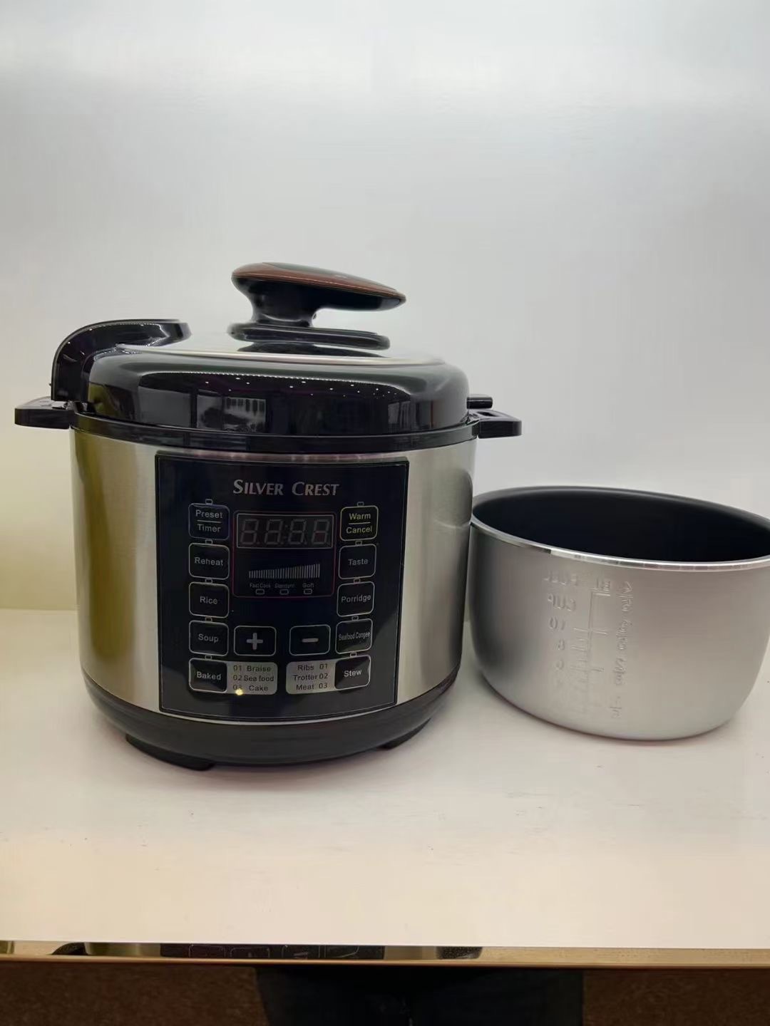 Electric Pressure Cooker Image 5