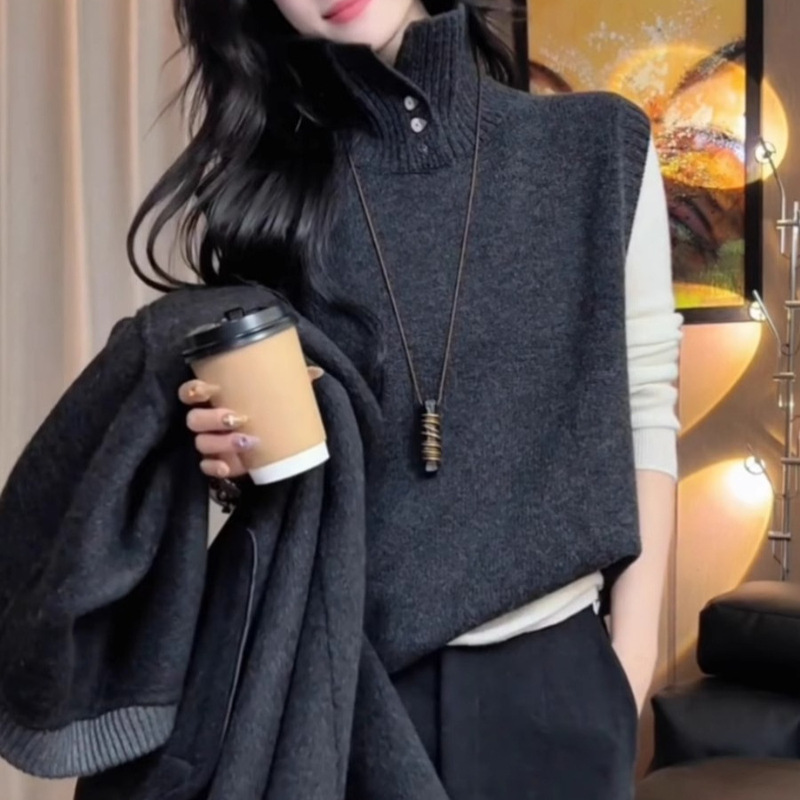 French Stacked Wear This Year's Popular Turtleneck Vest Spring and Autumn New Lazy Style High-end Inner Knitted Vest