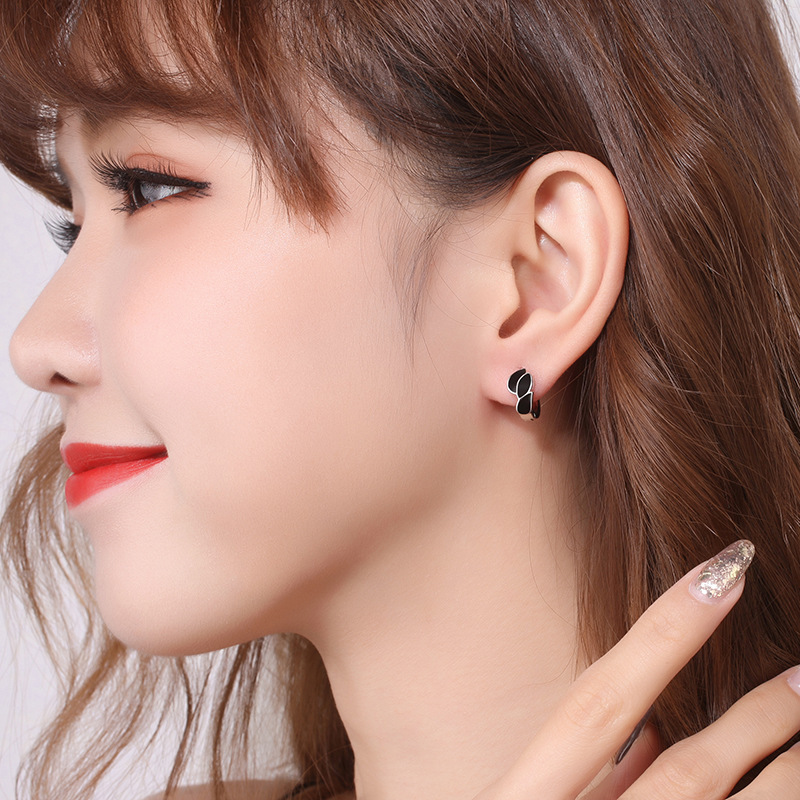 2021 Korean version of personality simple paint fashion leaf earringspicture3