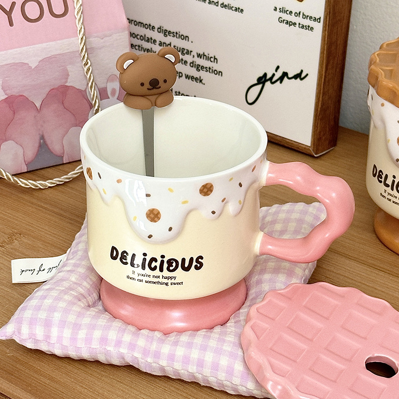 Oso taza de pie alto con regalo de cumpleaños taza de café taza de agua para mujer taza de cerámica de alto valor con tapa taza de cuchara