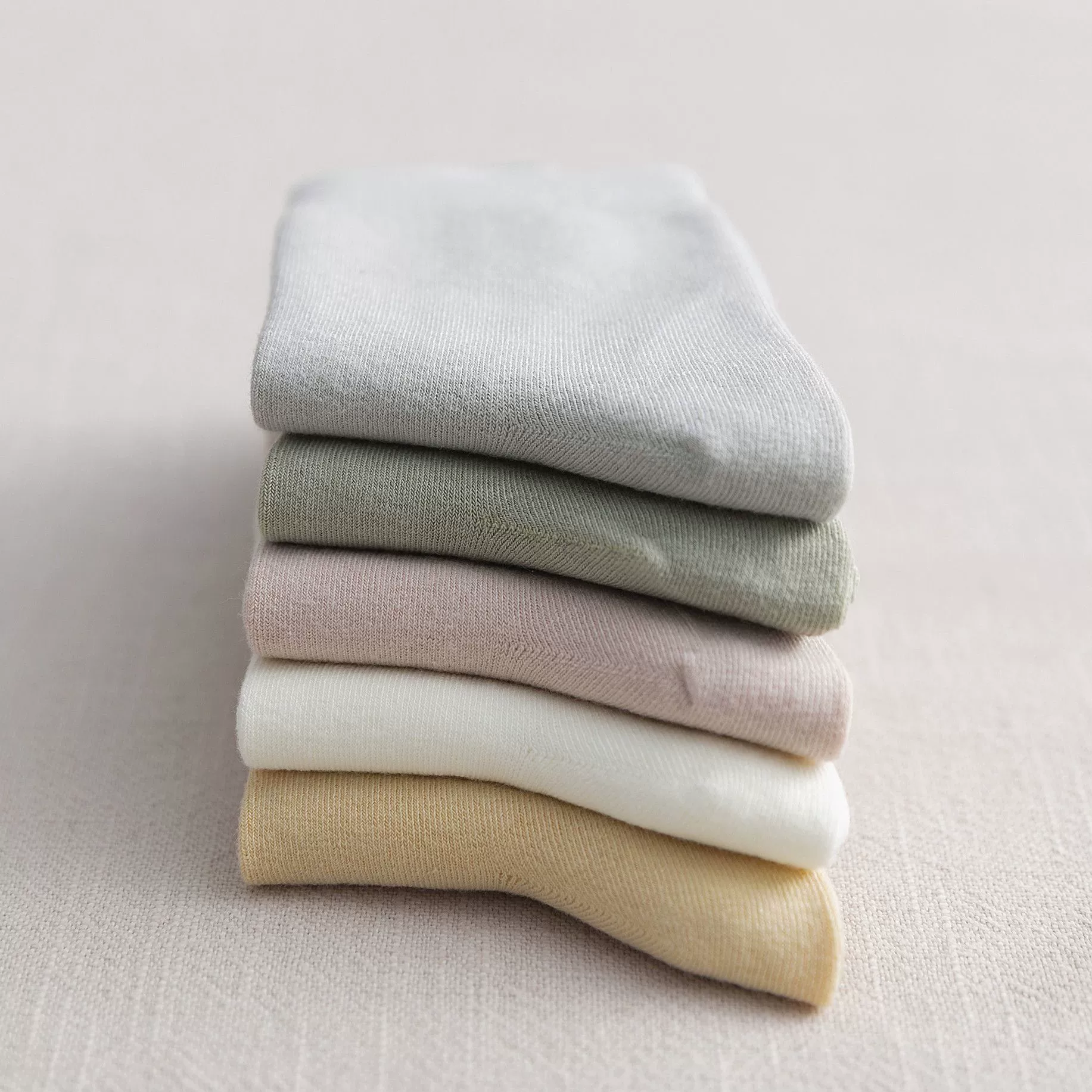 Spring summer colored breathable socks, mid-length, absorbs sweat and smell