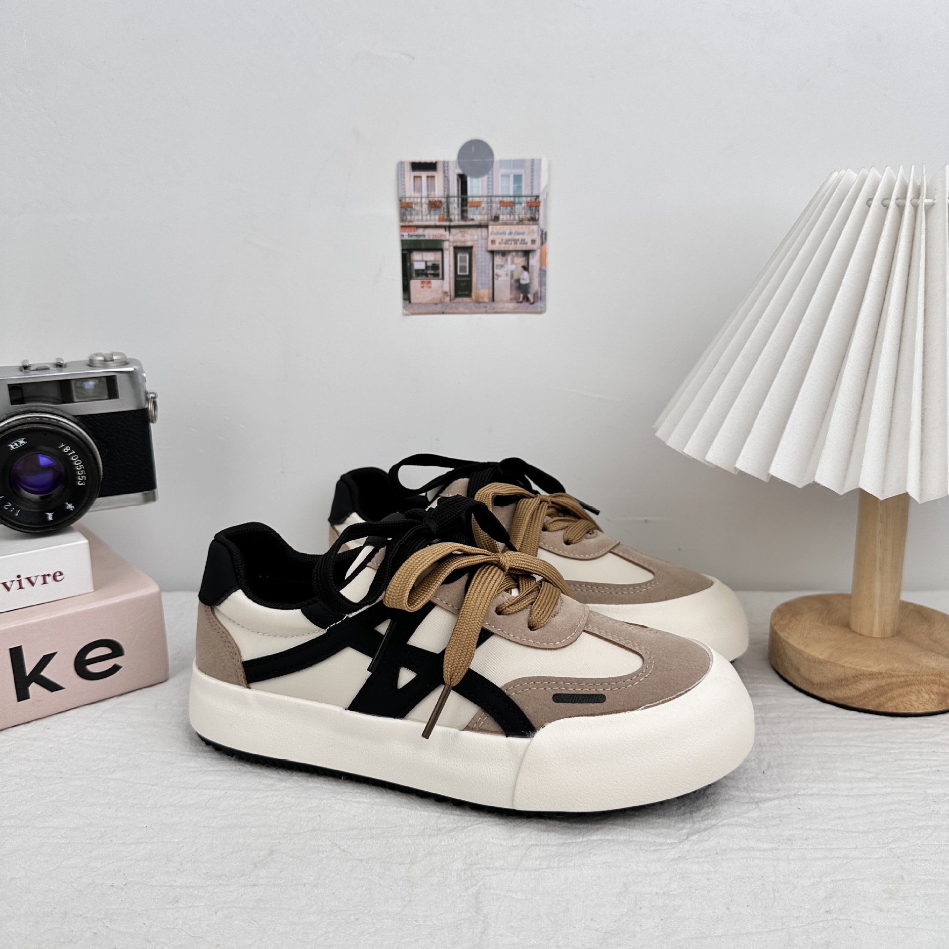 6676 retro puerto de estilo grueso zapatos de suela para mujeres 2025 otoño nuevo estilo de moda universal nicho zapatos deportivos casuales de entrenamiento moral