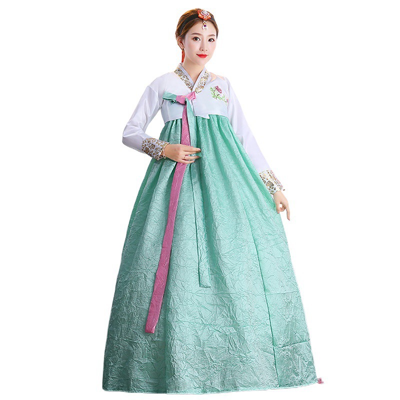 화이트 코트 + 그린 스커트 (플리츠 스타일)