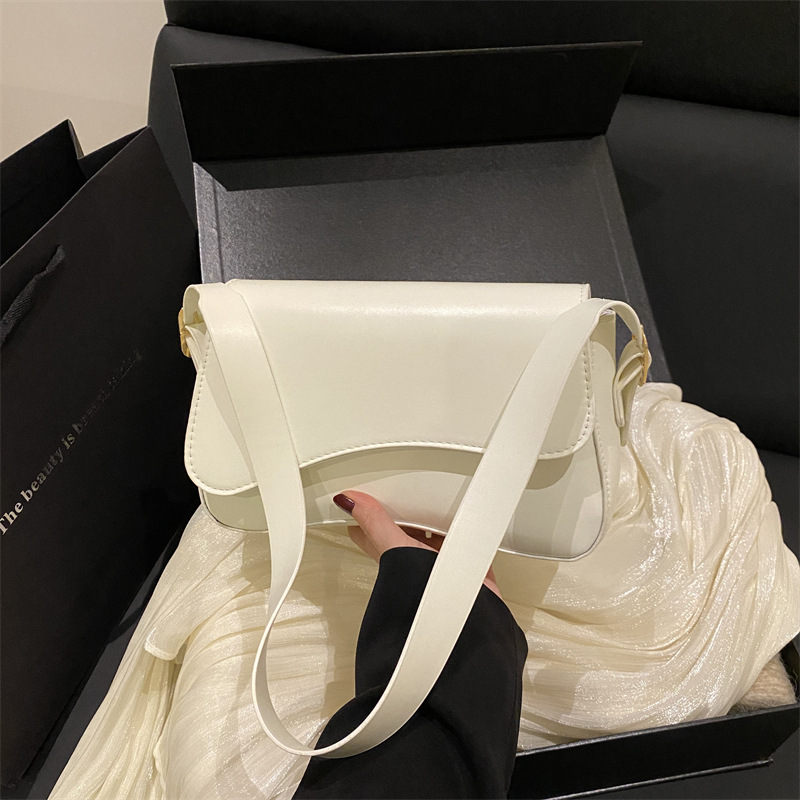 Bolso Cuadrado de Axila para Mujer de Cuero PU con Solapa para Uso Diario image 7