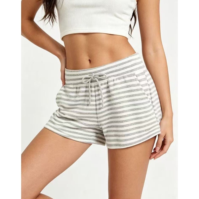 American-style spicy girl striped color-blocked outerwear sports shorts for women, 2026 summer new low-waist hip-hugging casual three-quarter hot pants