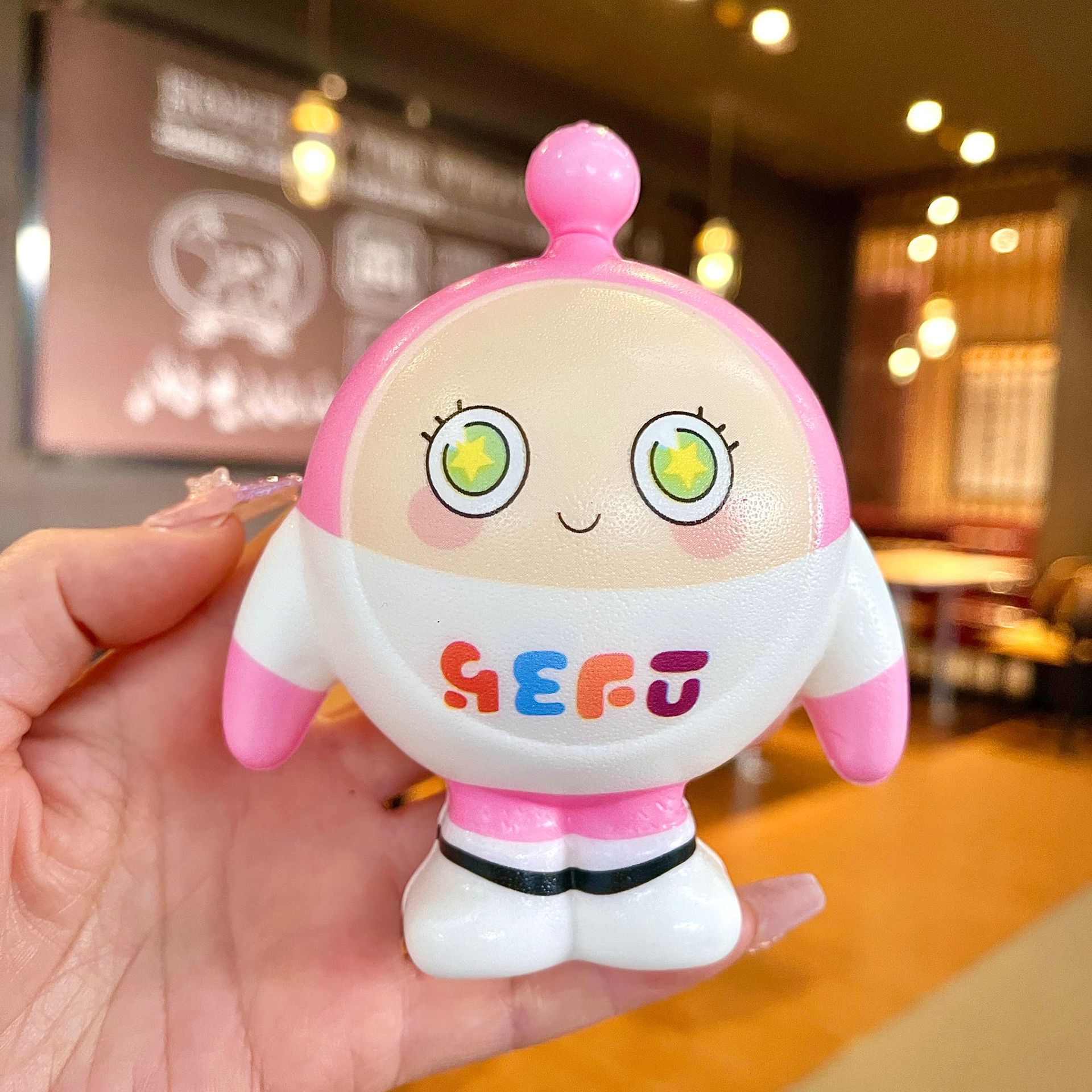 Second generation danzi [pink] standing posture