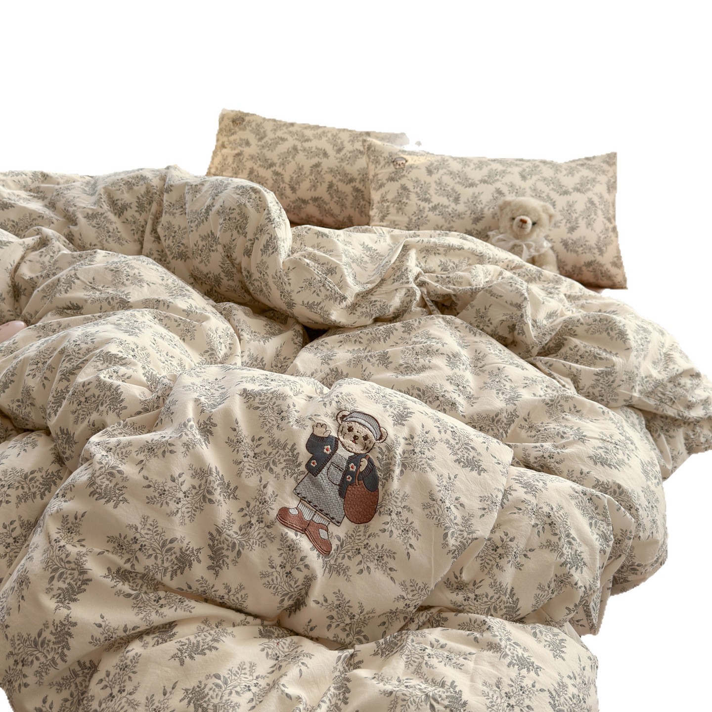 Una clase de madres y bebés bordados nubes de algodón cuatro piezas de sábanas de algodón puro cubierta de colcha de cama de tres piezas