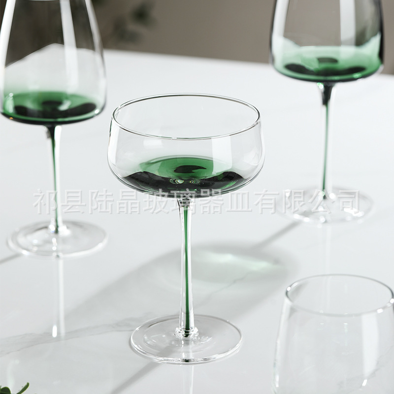 Lu Jing creativo interior de seda champán cristal verde cristal rojo copa de vino artificial soplado copa de vino traje