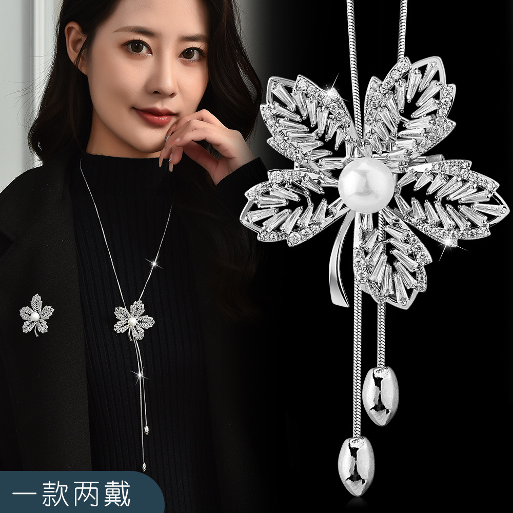 Demi-season maple leaf