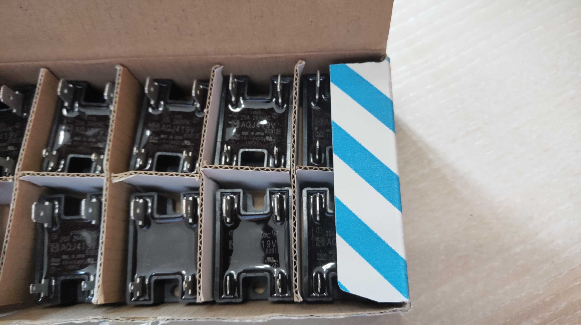 松下 Panasonic  AQJ419VRELAY SSR 25A 75-264VAC