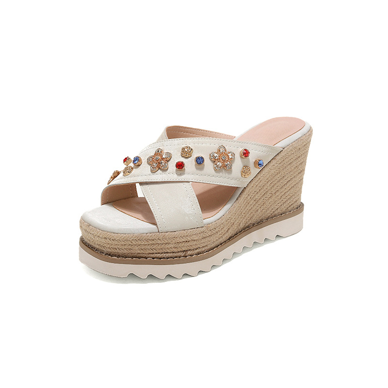 Sandal cao gót nữ hở mũi đế xuồng đan rơm, đính đá, quai ngang da thật — màu trắng ngà, màu kaki