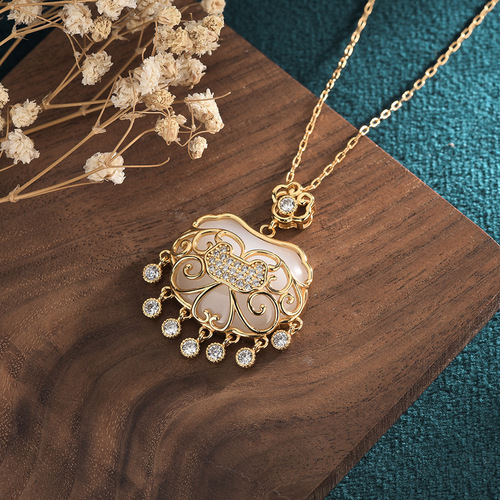 Chinese style retro jade pendant, ancient costume Hanfu matching necklace, Ruyi Ping An lock imitation Hetian jade necklace for women
