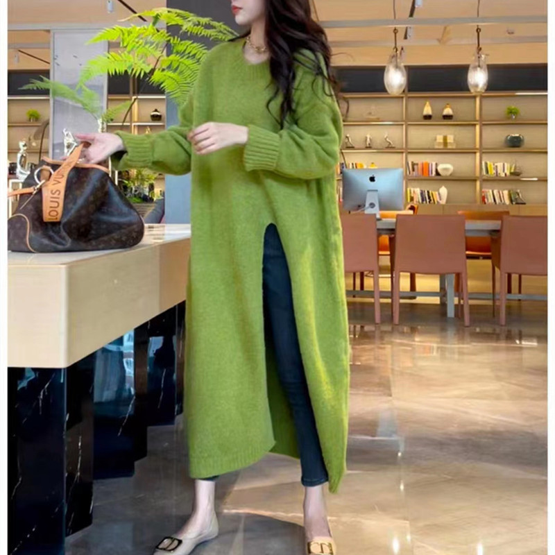 Autumn and winter casual style round neck pullover sweater dress for women, loose fit, over-the-knee, mid-length, side slit knit dress Autumn and winter casual style round neck pullover sweater dress for women, loose fit, over-the-knee, mid-length, side slit knit dress