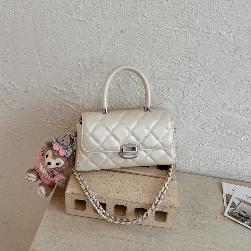 Transfronterizos lujosos bolsos diarios de moda extranjera versátil bolsos de brazo de viaje pequeños bolsos de hombro de diamante frescos