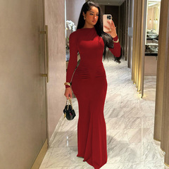 ヨーロッパとアメリカで人気の婦人服2025秋新作ファッショナブルなスリムフィットプリーツラウンドネック長袖ドレス女性卸売