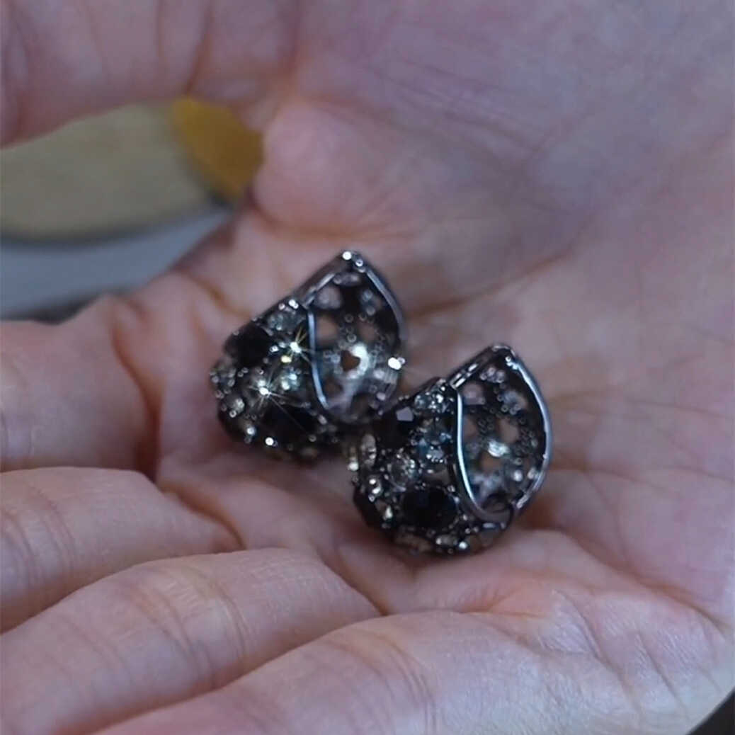 Retro black design small earrings with zircon