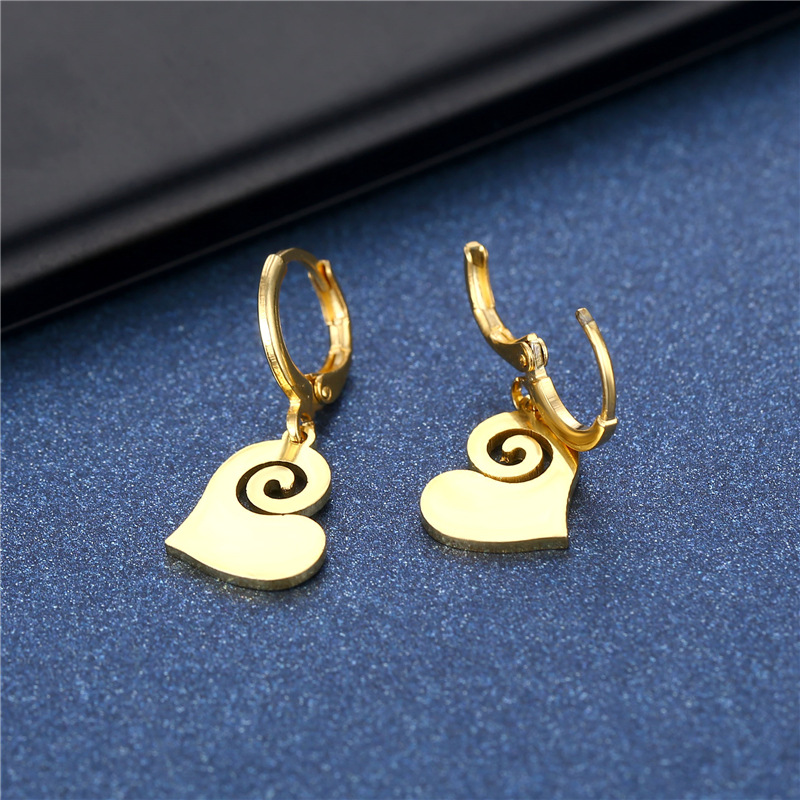 Cross-border European And American Stainless Steel Fashion Heart-shaped Geometric Earrings display picture 5