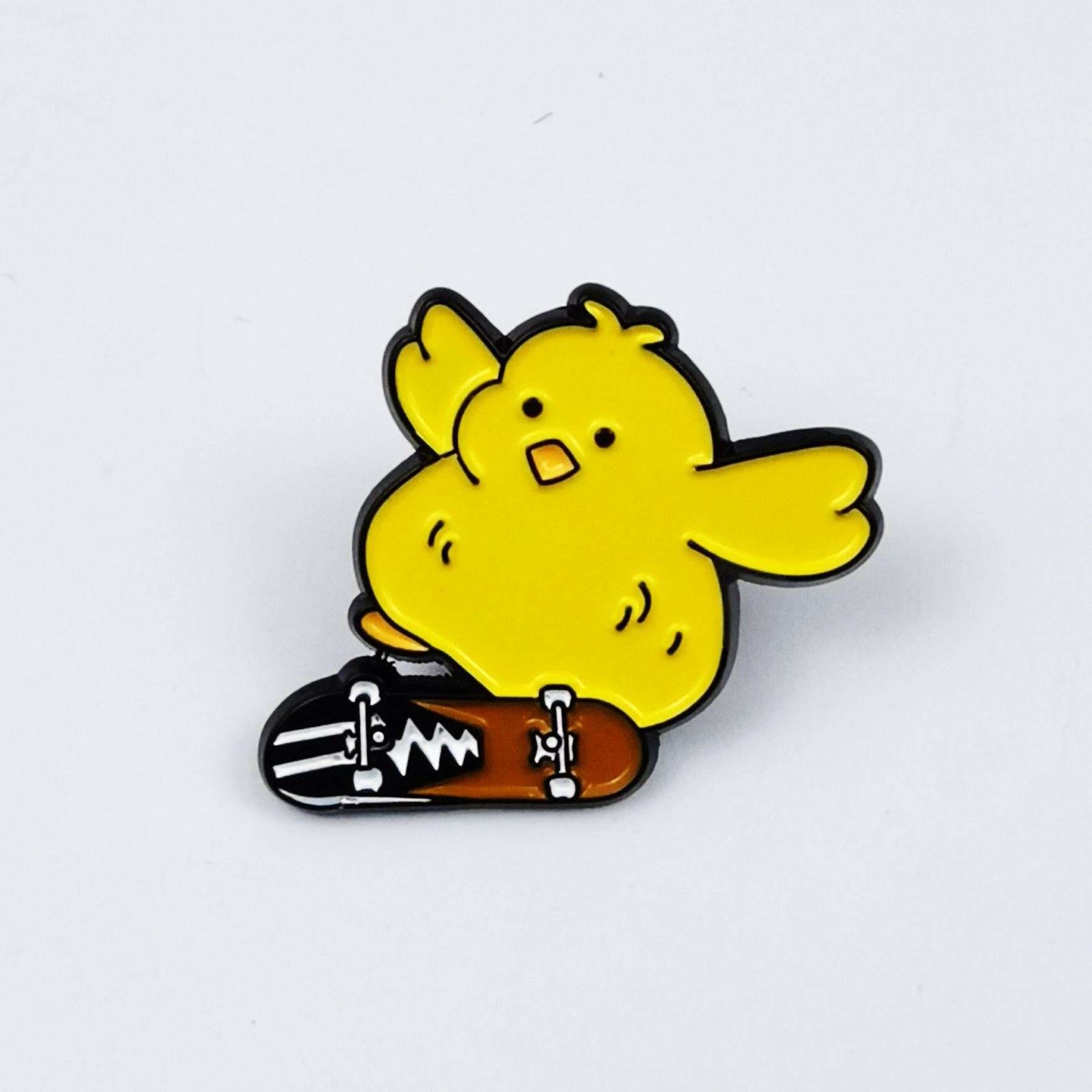 Broche con forma de pato amarillo frito fresco transfronterizo, bolso de pareja de dibujos animados lindo, accesorios fijos, pines de placa de aleación image 24