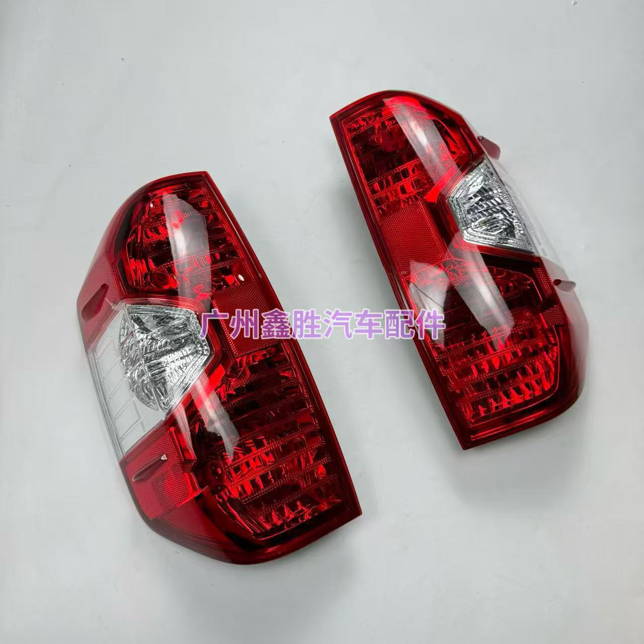 Suitable for Toyota Tundra 2014-21 rear tail light brake light 815500C101 815600