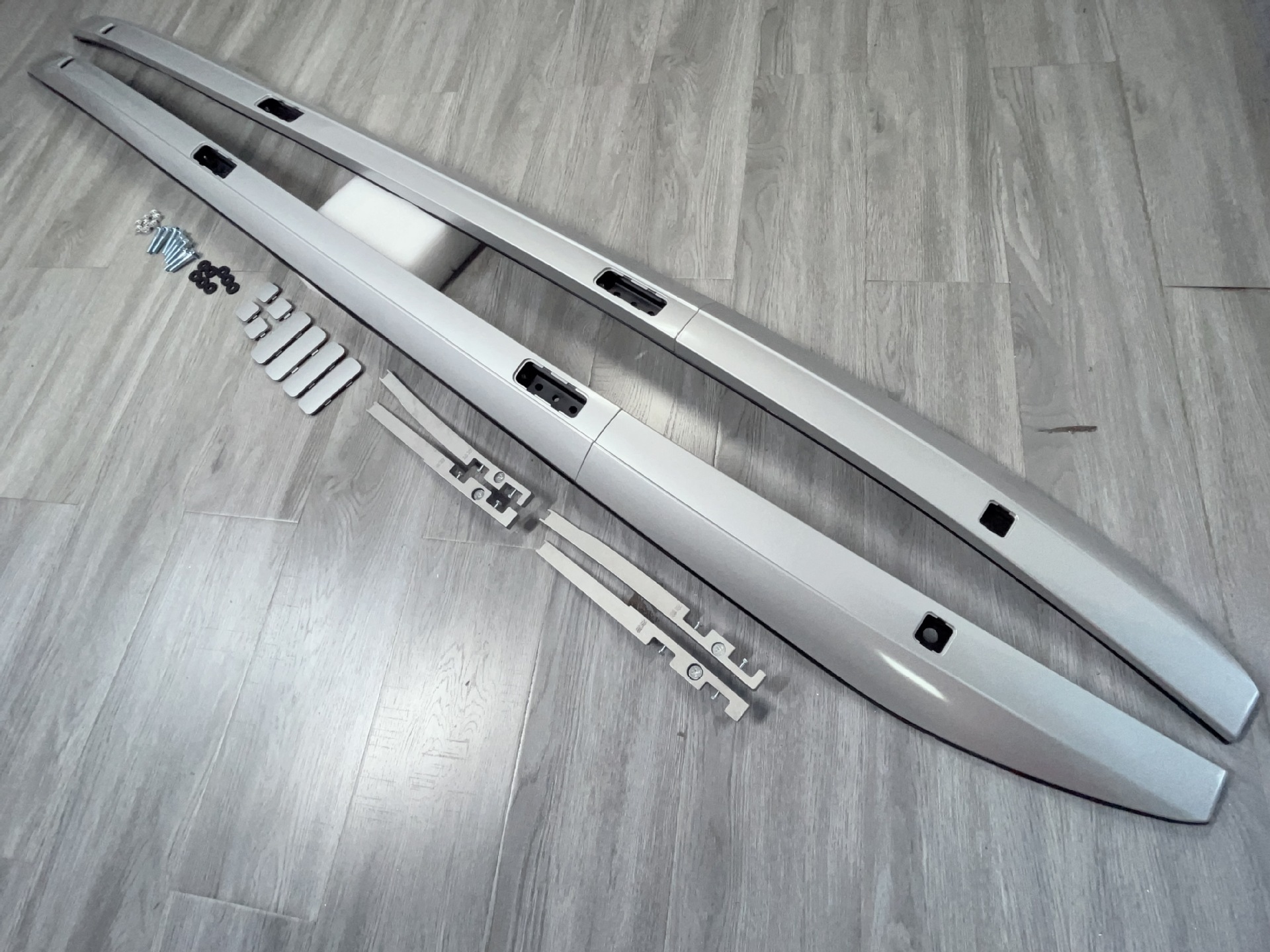 Suitable for 15-21 Highlander with inner-inch luggage rack roof luggage rack special car silver