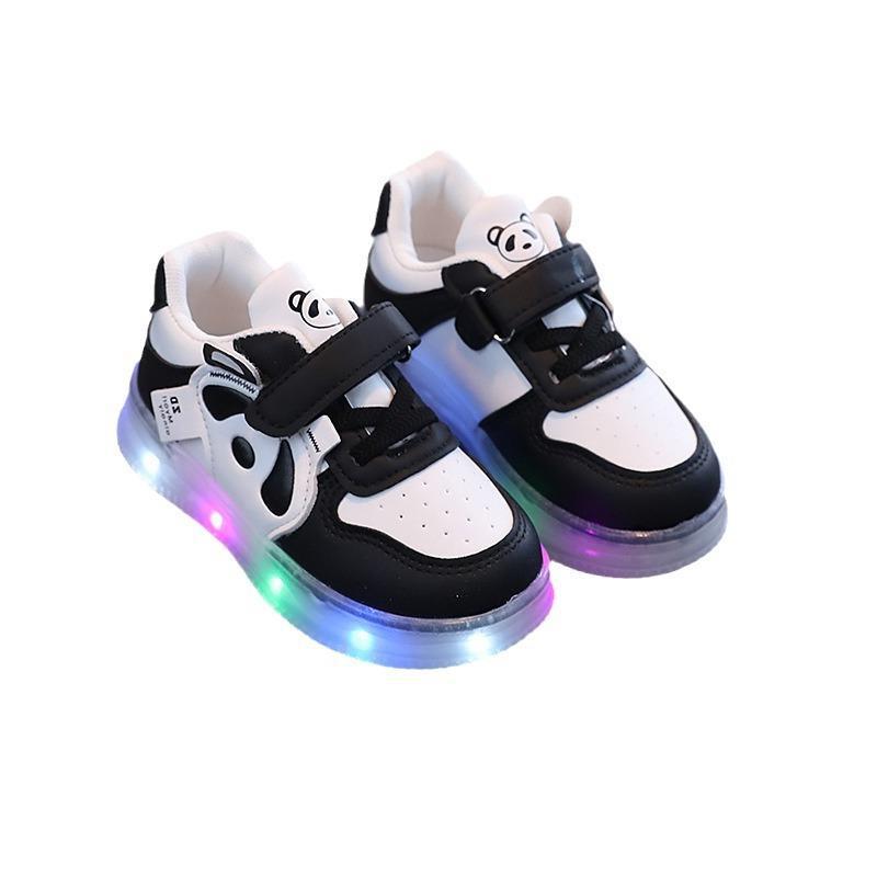 Chaussures de planche antidérapantes en cuir de Panda pour enfants, lumière LED, pour garçons et filles, semelle souple, nouvelle collection printemps 2024_voghion.com