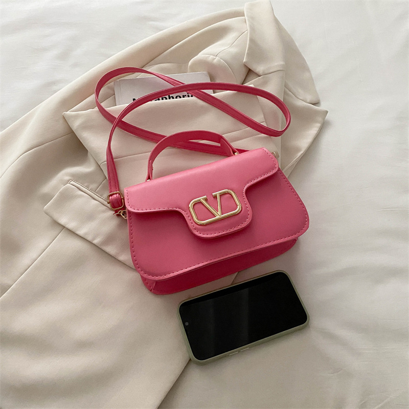 Textura de alta calidad Cadena de gas extranjero Bolso de locomotora de charol Mujer 2024 Nuevo nicho Bolso cuadrado pequeño de mensajero de un solo hombro