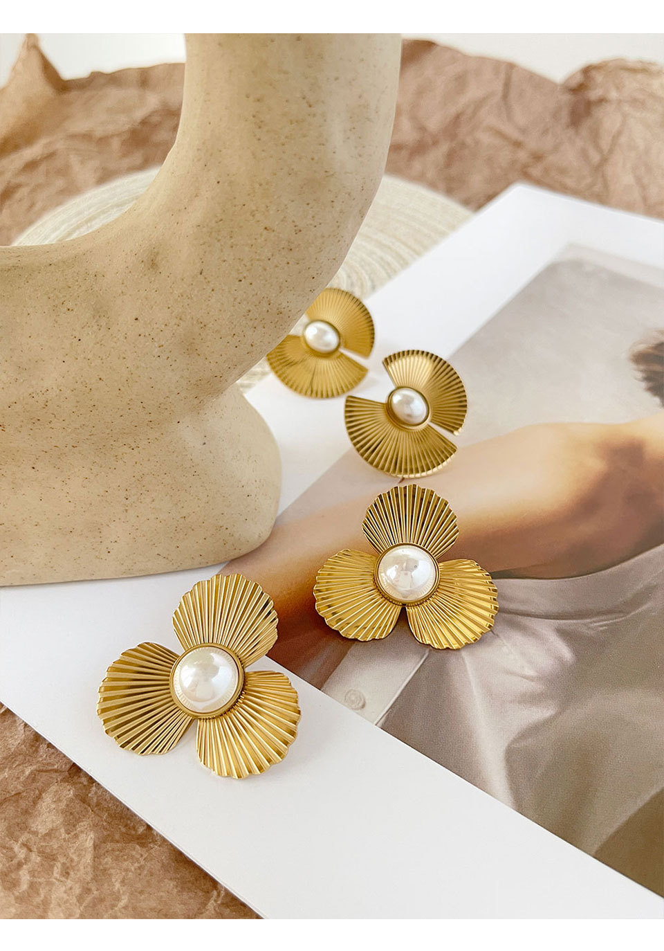 Fashion Flower Stainless Steel Pearl Plating Ear Studs 1 Pair