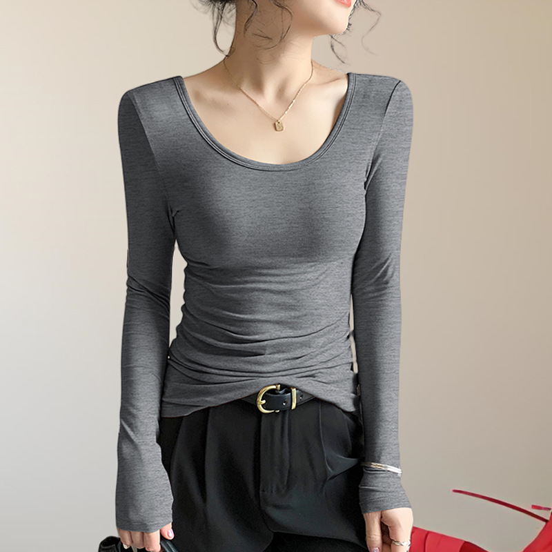 モーダルの低襟の底のシャツの女性の春と秋冬の内は丸首の長袖のtシャツの薄い金の修身の保温の上着の新型を掛けます。