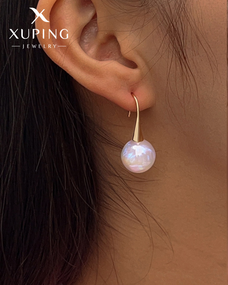 Joyería de Xuking sirena Ji gancho nicho luz lujo imitación perla pendientes de las mujeres nueva moda temperamento pendientes simples al por mayor