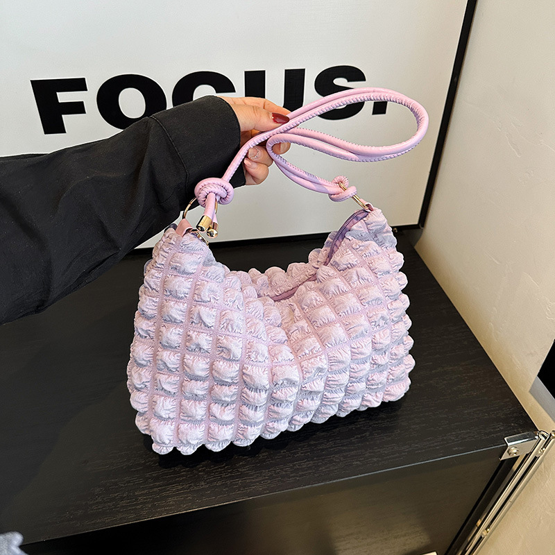 Comercio exterior crema blanca con bolso de hombro, bolso debajo de la axila, burbuja de nubes de nicho, textura lujosa, bolso de mujer universal image 9