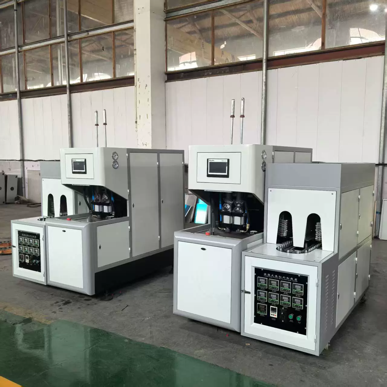 厂家供应PET吹瓶机 小型经济型矿泉水瓶500ml半自动塑料瓶吹塑机